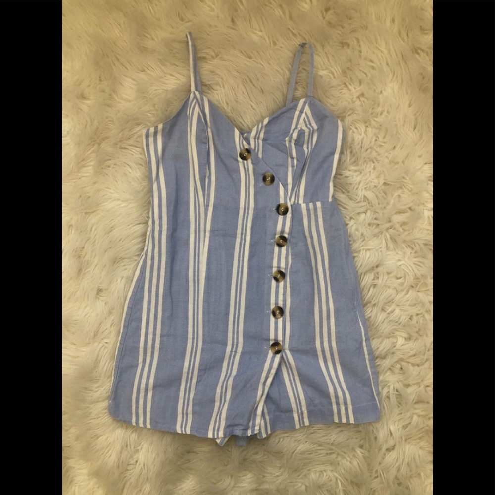 5/$40 🌸 Romper Dress